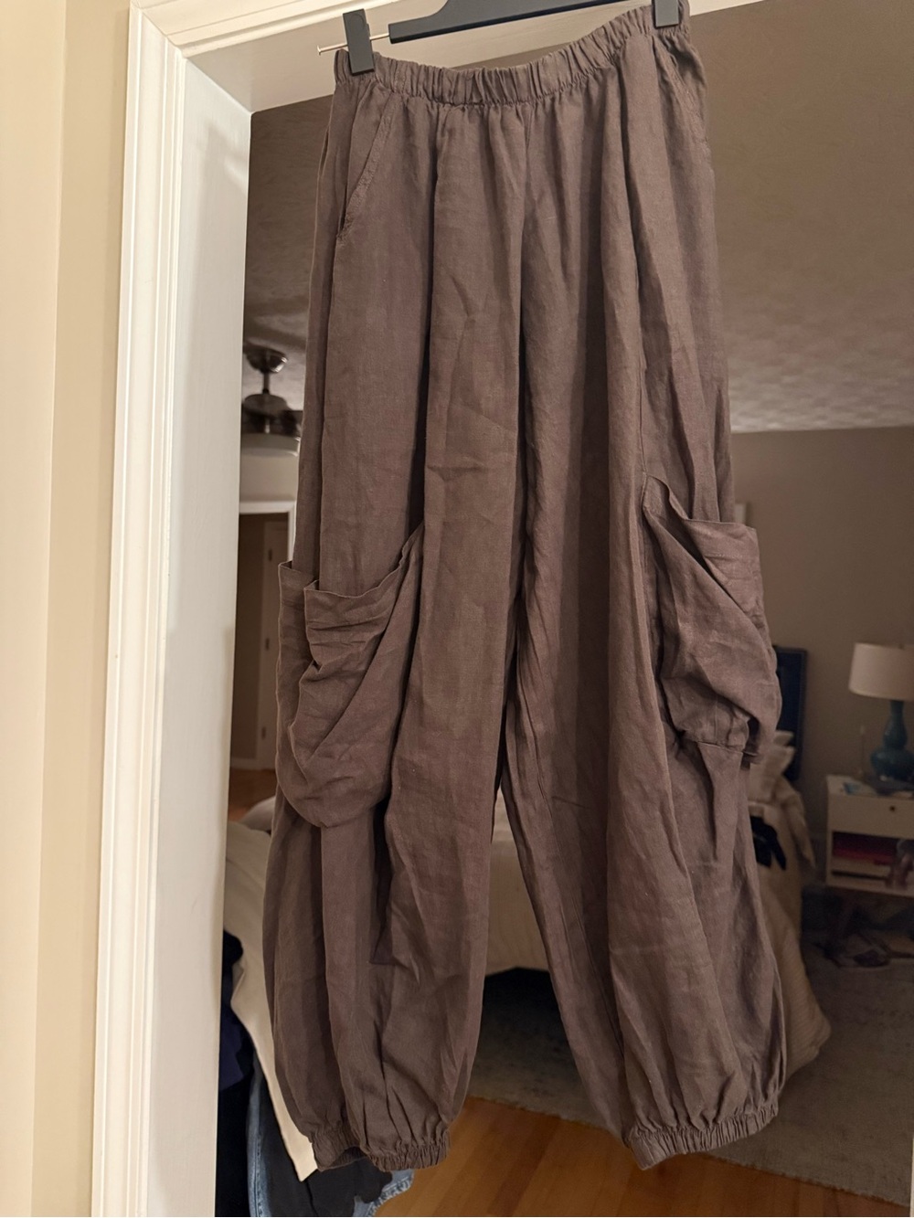 Wide-Leg Cargo Pants in Chocolate Brown 100% Linen